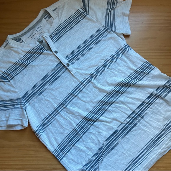 Banana Republic Other - Banana Republic Vintage Tee Blue and White Stripe sz M